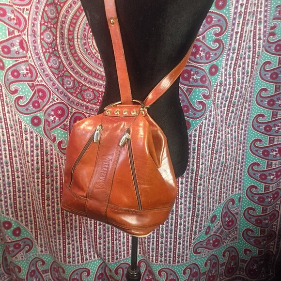 Vintage VALENTINA Brown Leather Bucket Sling Pack Made in Italy - Picture 3 of 15